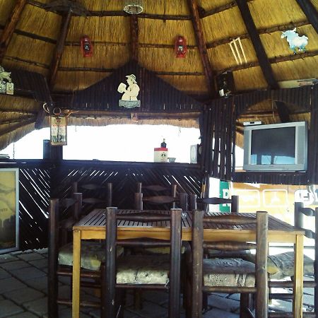 Road View Lodge Francistown Extérieur photo