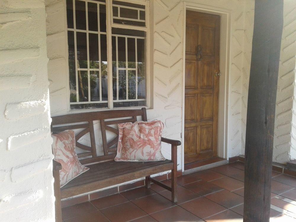 Road View Lodge Francistown Extérieur photo