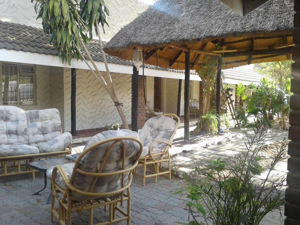 Road View Lodge Francistown Extérieur photo