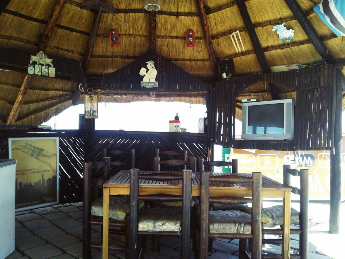 Road View Lodge Francistown Extérieur photo