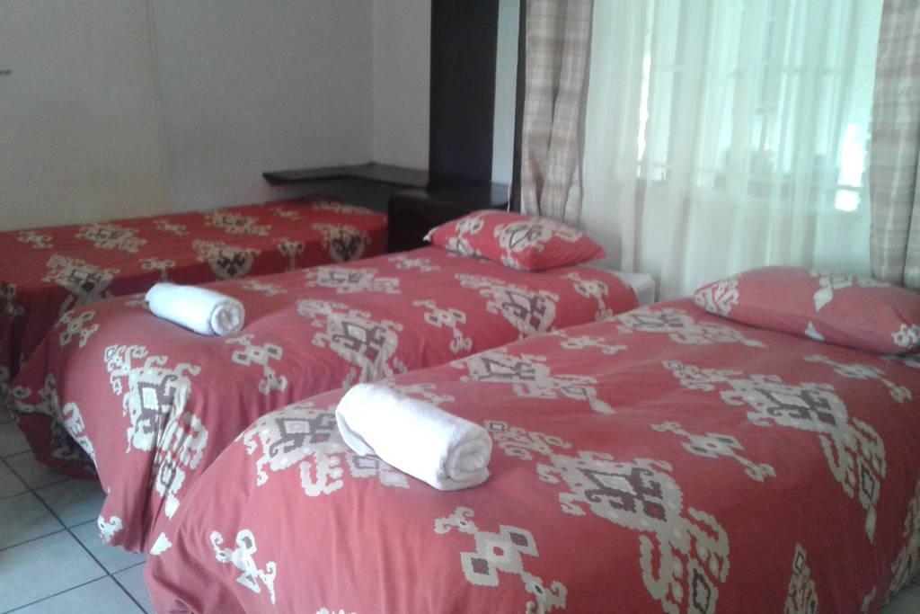 Road View Lodge Francistown Extérieur photo
