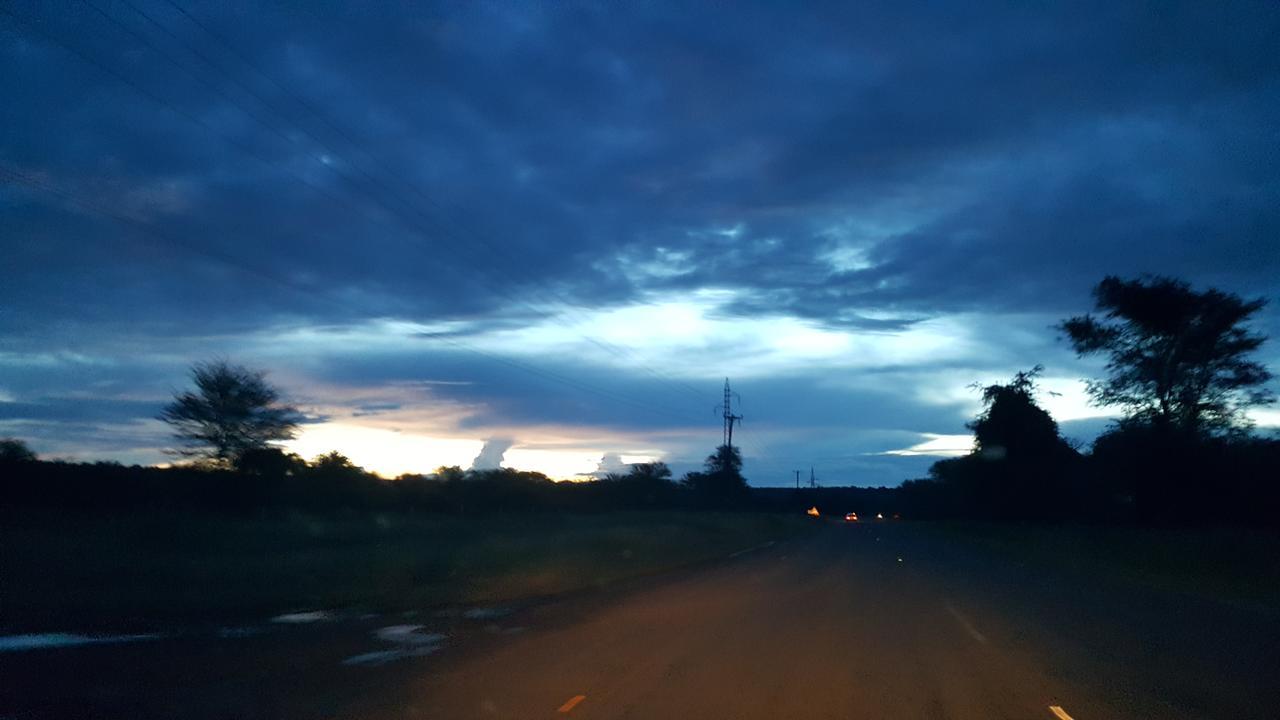 Road View Lodge Francistown Extérieur photo